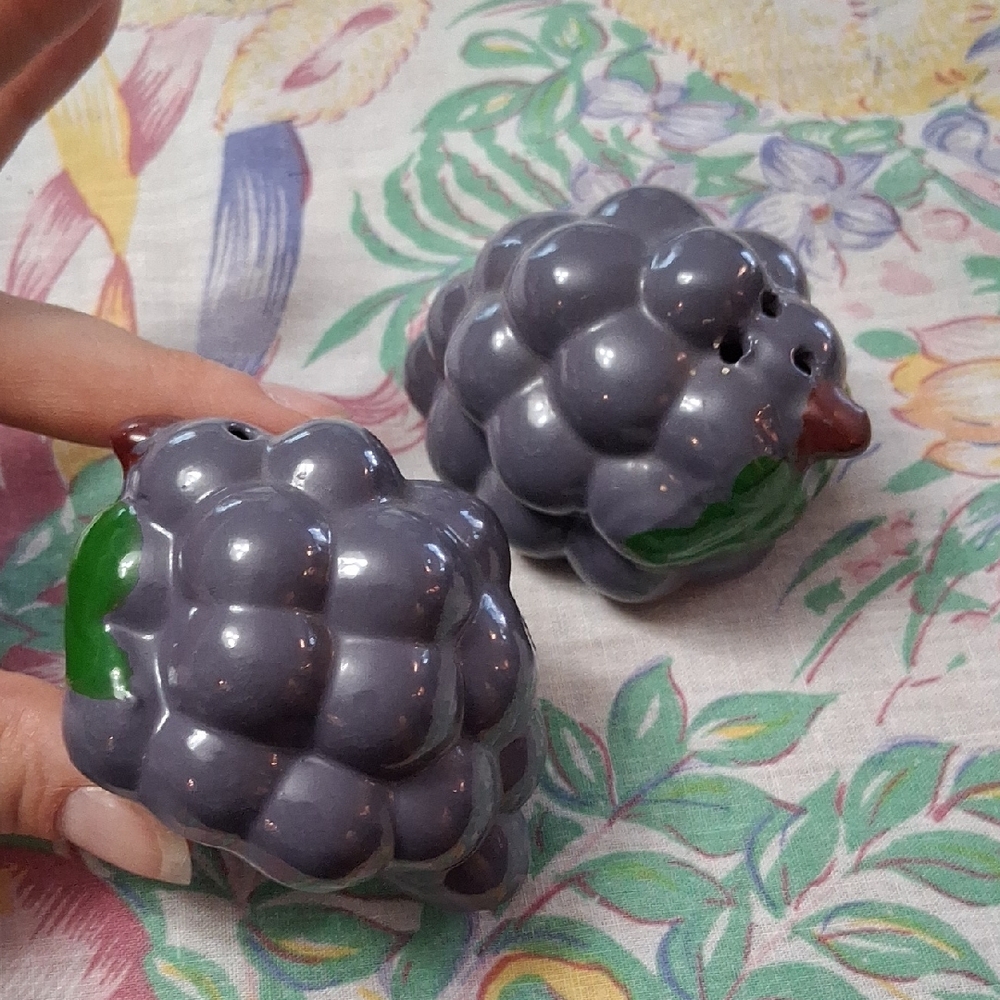 Free With Bundle, Grape Salt and Pepper Shakers - No Plugs